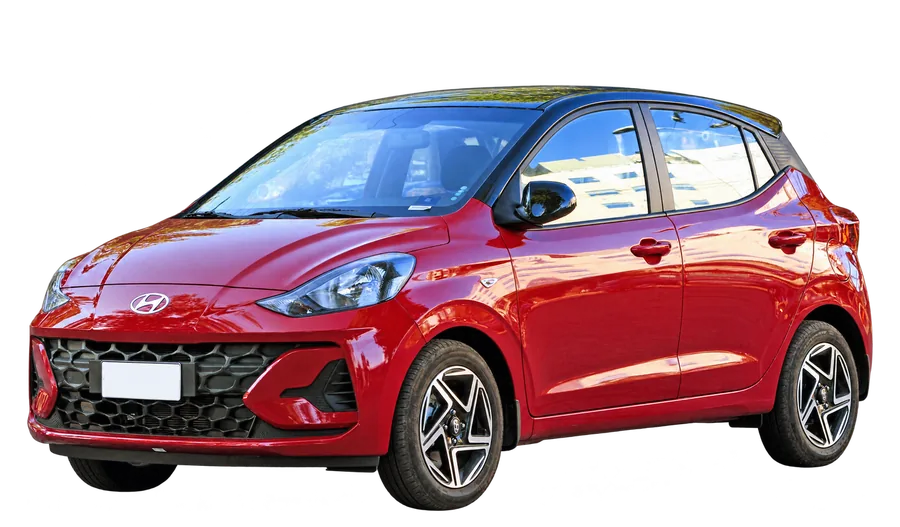 Location Grand i10 Marrakech : Hyundai Grand i10 rouge, vue trois quarts avant