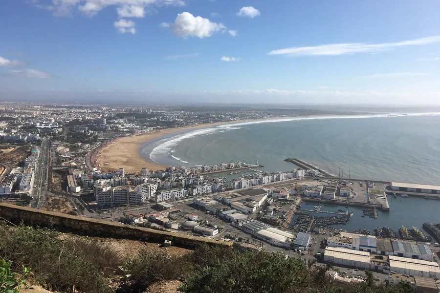 Location voiture Agadir : la baie et le port vus depuis la kasbah Agadir Oufella