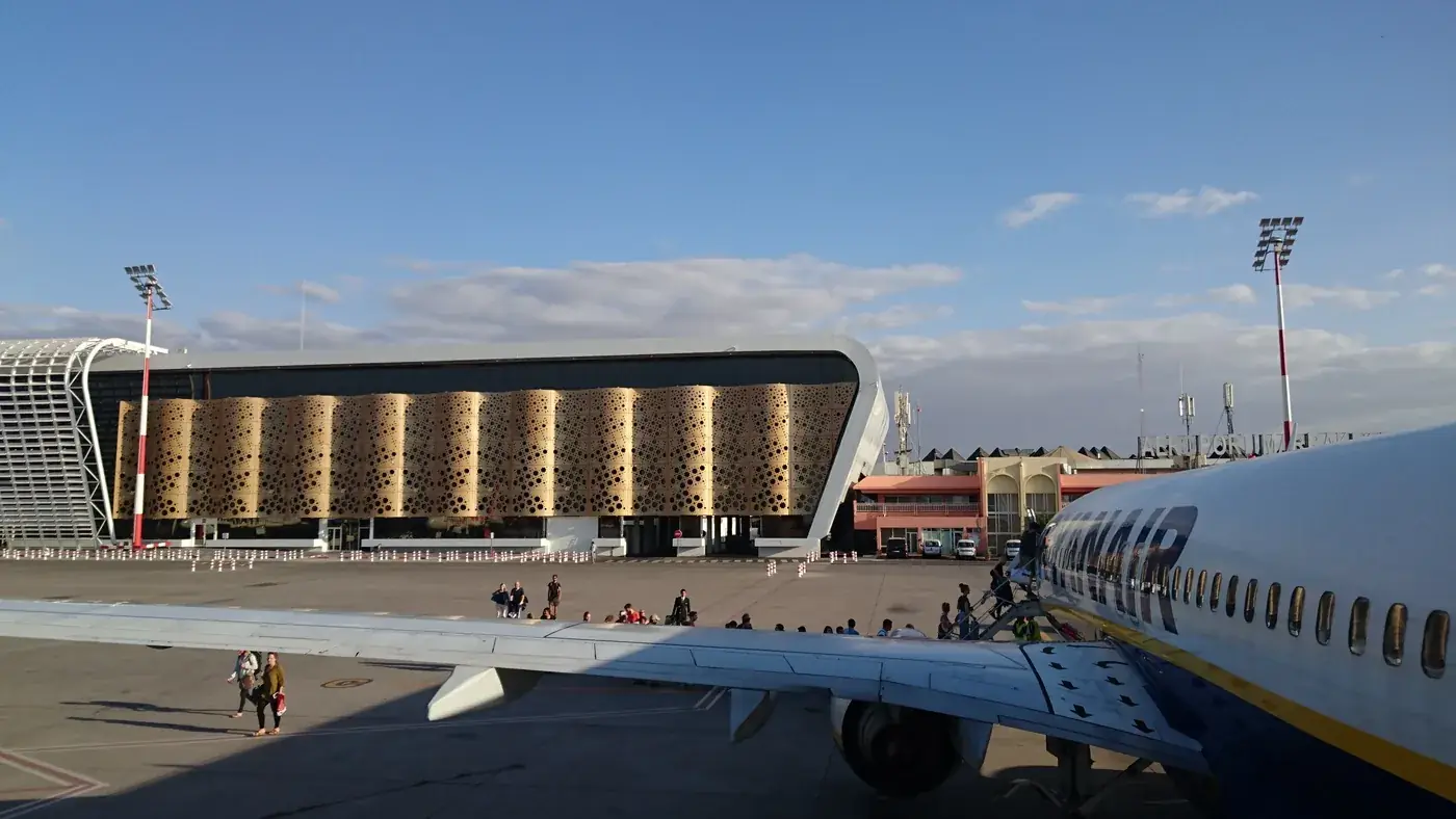 Terminal de l'aéroport Marrakech Menara, point de départ vers Agadir
