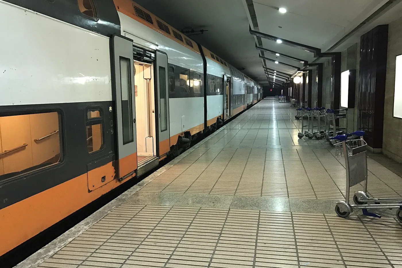 Casablanca airport: train station platform below the terminal