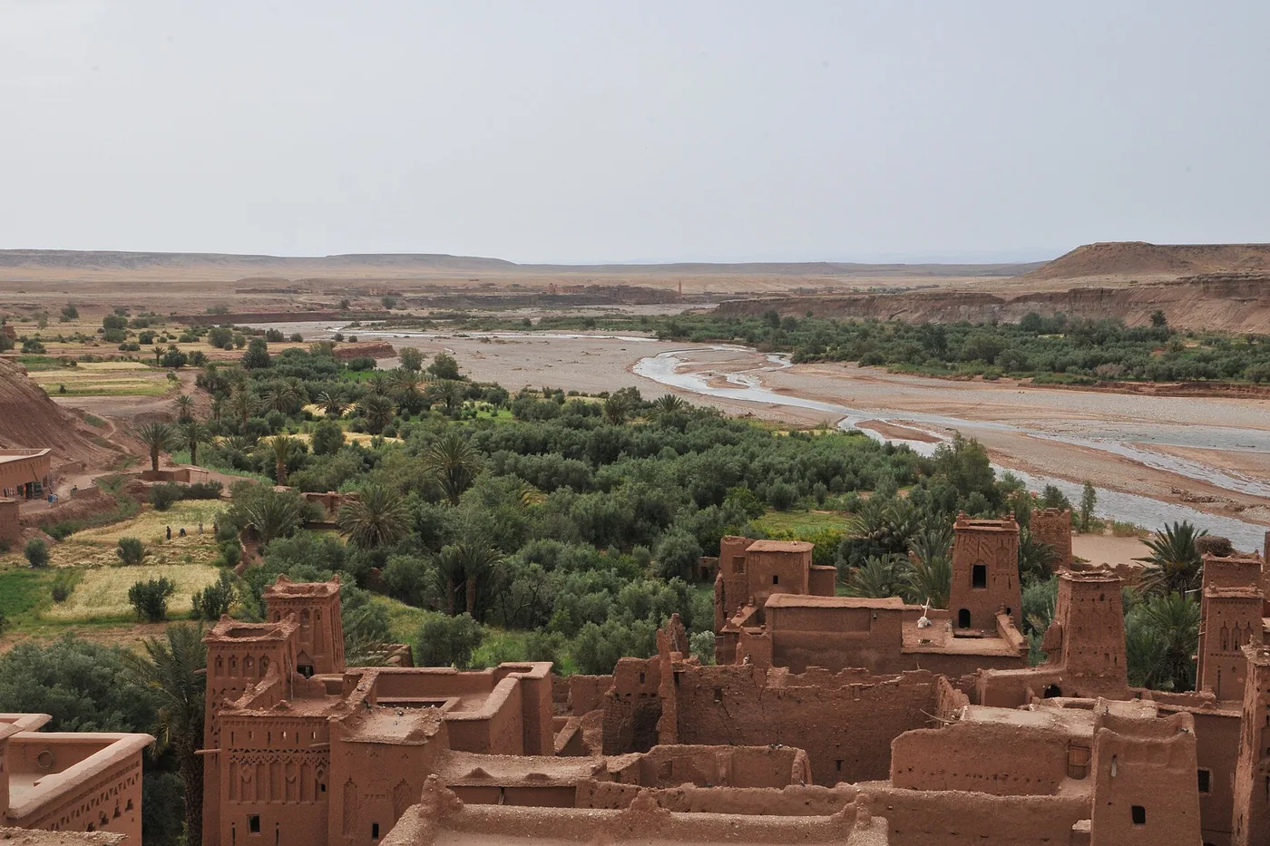 Aït Ben Haddou : vue du haut du ksar sur la vallée