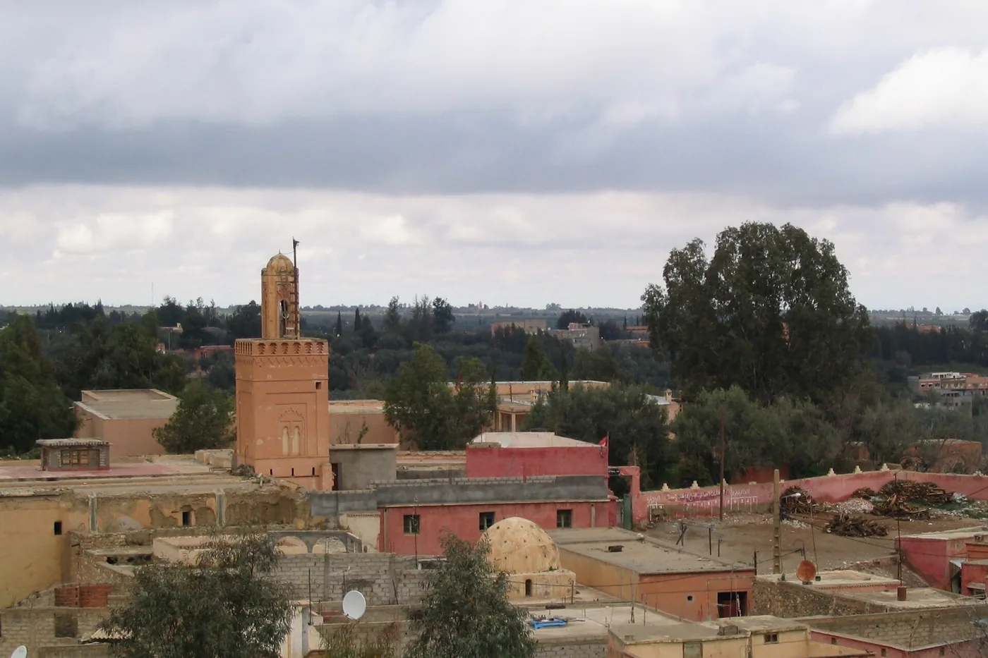 Amizmiz : minaret et toits de la vieille ville