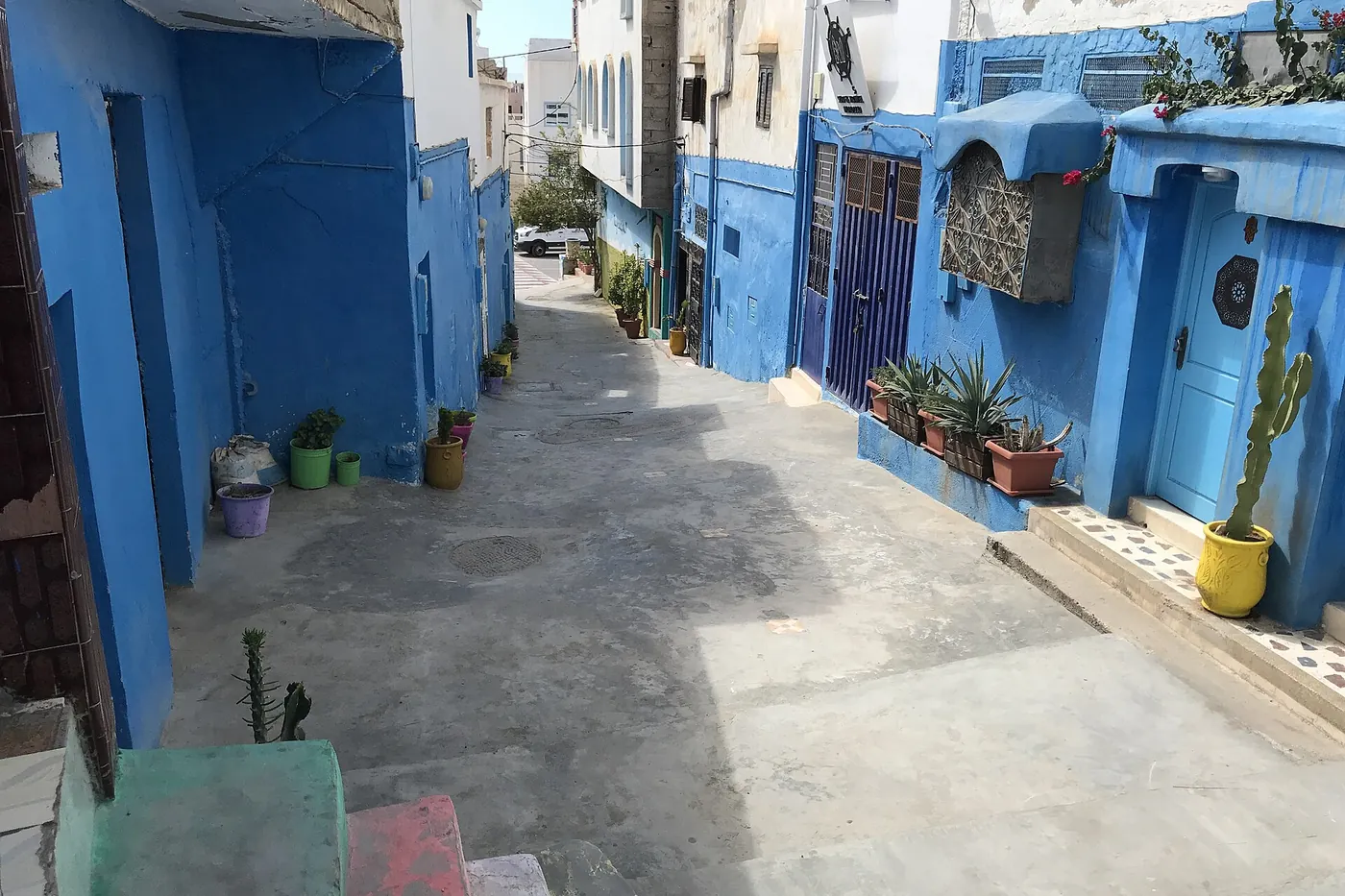 Taghazout: village alley with blue doors
